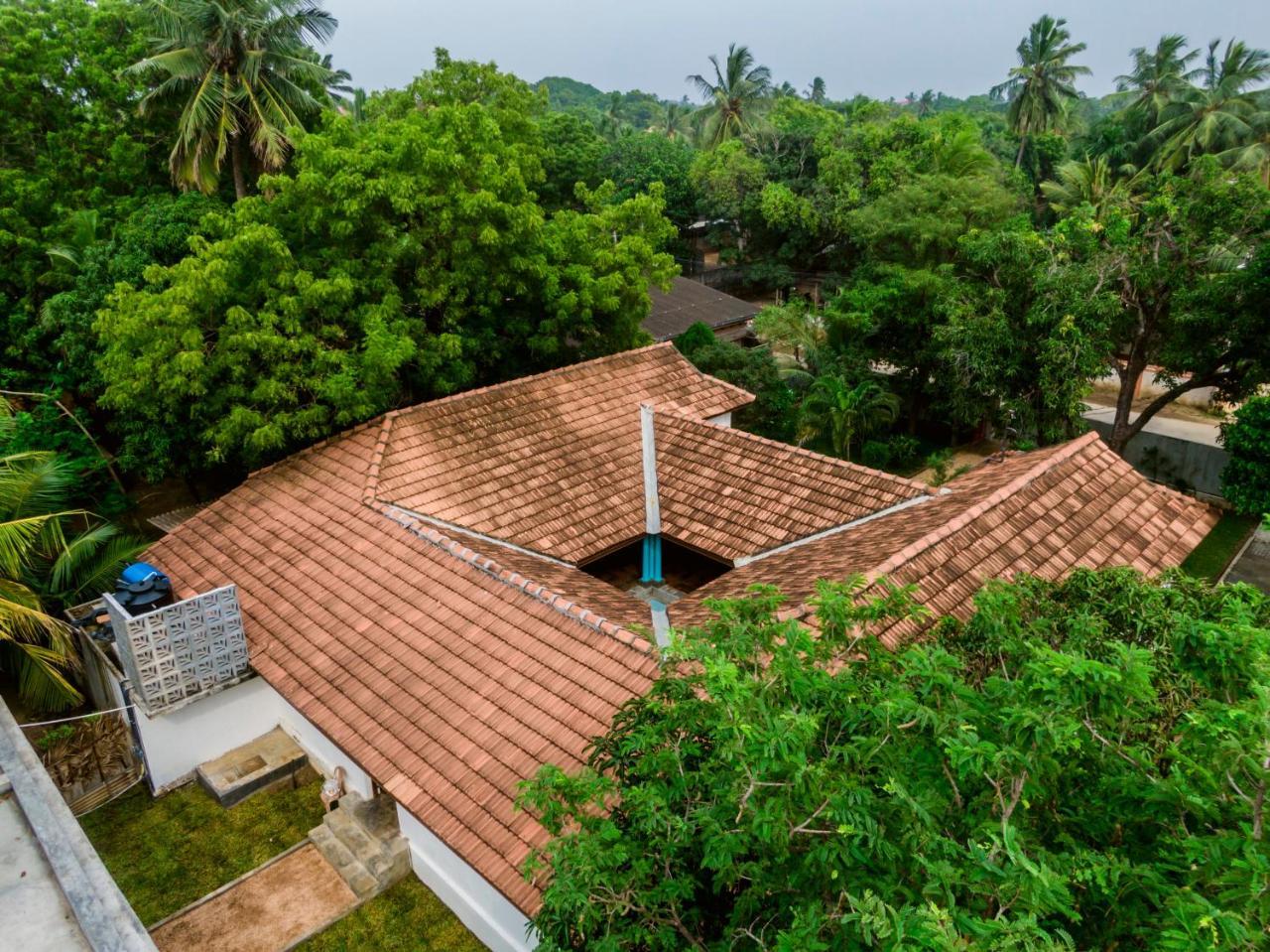 Отель Thambu Illam Джафна Экстерьер фото