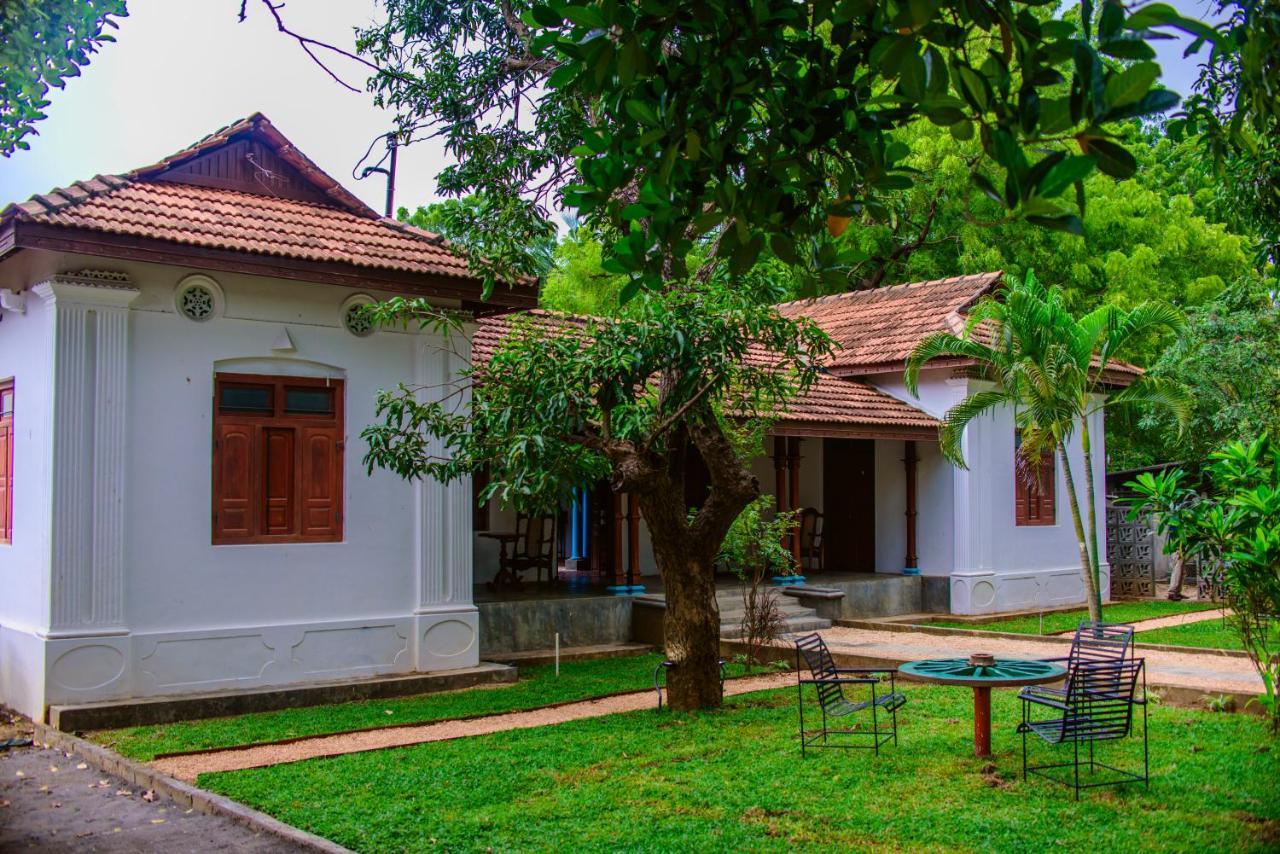 Отель Thambu Illam Джафна Экстерьер фото