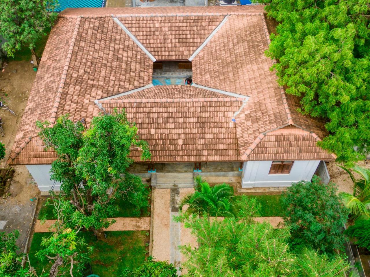 Отель Thambu Illam Джафна Экстерьер фото