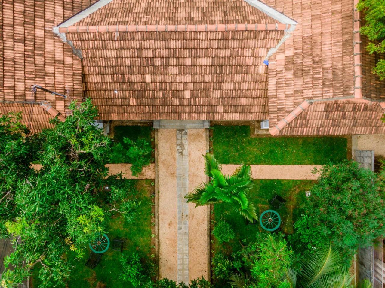 Отель Thambu Illam Джафна Экстерьер фото