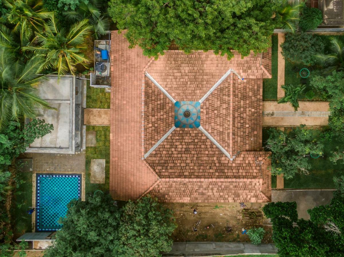 Отель Thambu Illam Джафна Экстерьер фото