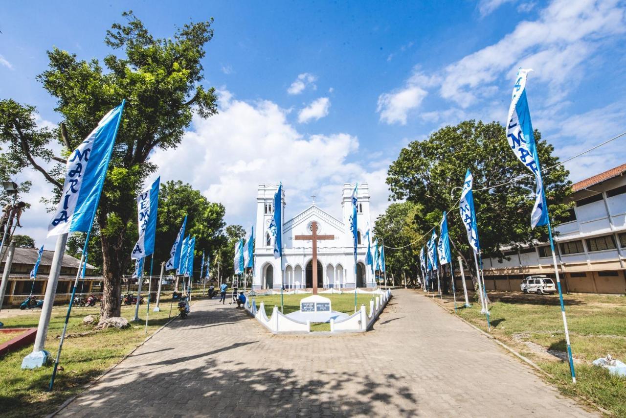 Отель Thambu Illam Джафна Экстерьер фото