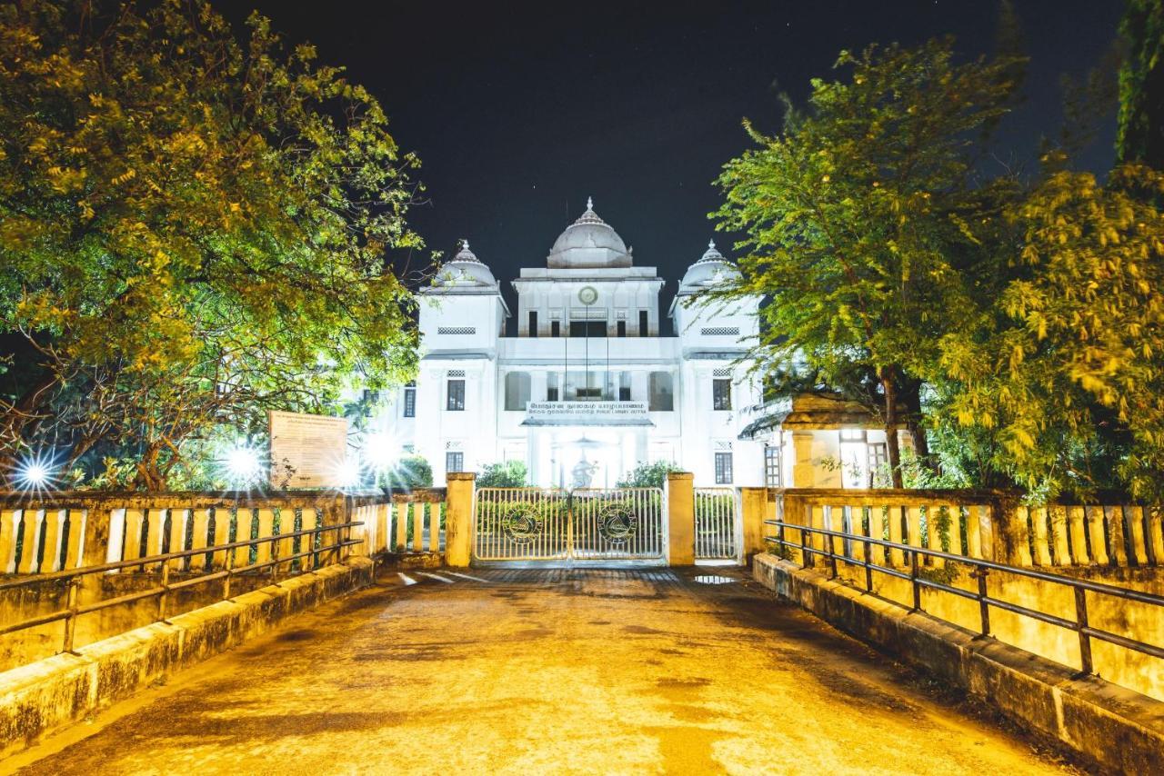 Отель Thambu Illam Джафна Экстерьер фото